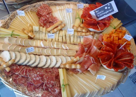 plateau fromage/charcuterie 12 personnes 